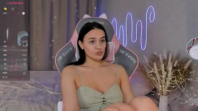 Snapshot of _Sweetie_ chatting on February 14, 2:12 pm Sweetie online show from February 14, 2:12 pm