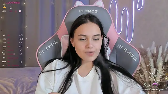 Snapshot of _Sweetie_ chatting on February 15, 4:12 pm Sweetie online show from February 15, 4:12 pm