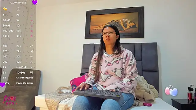 Snapshot of Vahiolet_smith chatting on February 3, 12:09 am Vahiolet smith online show from February 3, 12:09 am