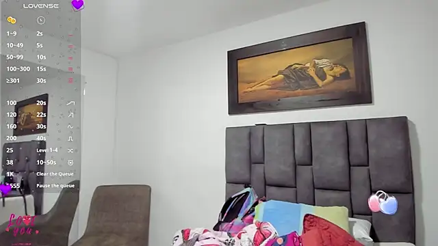 Snapshot of Vahiolet_smith chatting on February 5, 12:04 am Vahiolet smith online show from February 5, 12:04 am