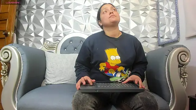 Snapshot of KataleyaStiward chatting on December 7, 1:18 pm KataleyaStiward online show from December 7, 1:18 pm