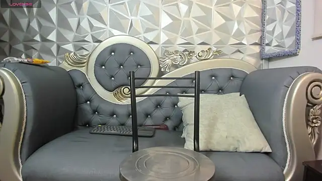 Snapshot of KataleyaStiward chatting on February 3, 6:17 pm KataleyaStiward online show from February 3, 6:17 pm
