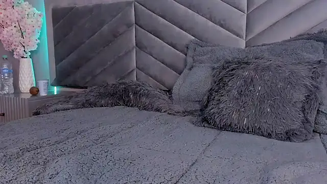 Snapshot of Ary_thompson__ chatting on December 2, 11:18 pm Ary thompson online show from December 2, 11:18 pm