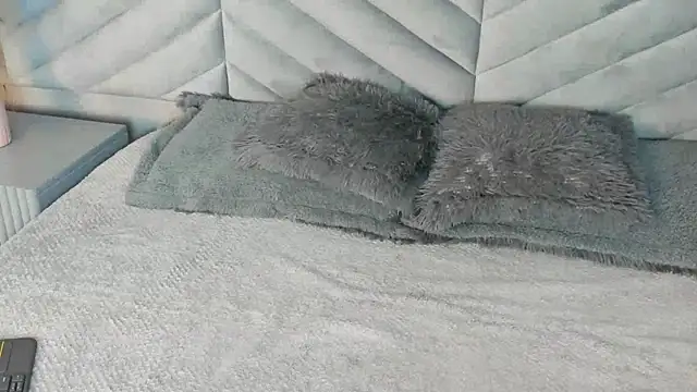 Snapshot of Ary_thompson__ chatting on December 14, 7:25 pm Ary thompson online show from December 14, 7:25 pm