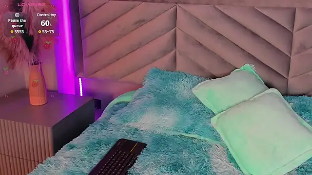 Snapshot of Ary_thompson__ chatting on December 26, 9:58 pm Ary thompson online show from December 26, 9:58 pm