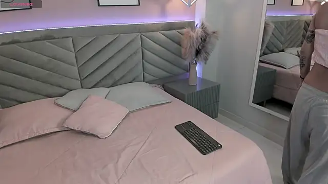 Snapshot of Ary_thompson__ chatting on January 28, 8:26 pm Ary thompson online show from January 28, 8:26 pm