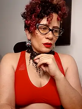 Snapshot of Daneshka_naughty chatting on December 4, 2:31 am Daneshka naughty online show from December 4, 2:31 am