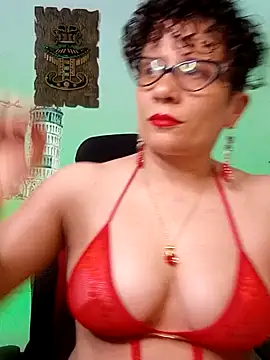 Snapshot of Daneshka_naughty chatting on February 10, 2:52 am Daneshka naughty online show from February 10, 2:52 am