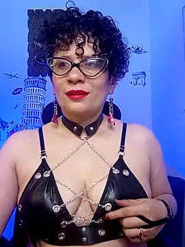 Snapshot of Daneshka_naughty chatting on March 11, 2:43 am Daneshka naughty online show from March 11, 2:43 am