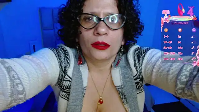 Snapshot of Daneshka_naughty chatting on September 23, 12:24 am Daneshka naughty online show from September 23, 12:24 am