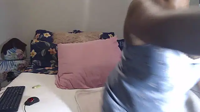 Snapshot of Amberbela chatting on January 18, 6:55 pm Amberbela online show from January 18, 6:55 pm