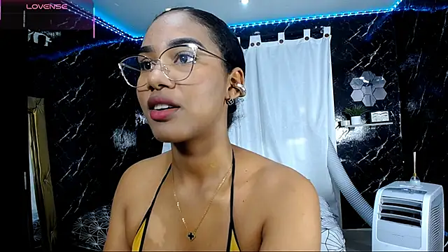 Snapshot of Hillary_queen chatting on October 3, 12:46 pm Hillary queen online show from October 3, 12:46 pm