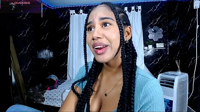 Snapshot of Hillary_queen chatting on October 13, 1:00 pm Hillary queen online show from October 13, 1:00 pm