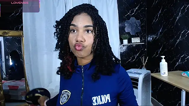 Snapshot of Hillary_queen chatting on October 31, 6:09 pm Hillary queen online show from October 31, 6:09 pm