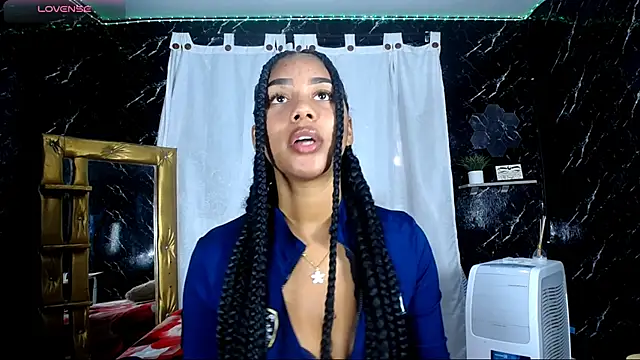 Snapshot of Hillary_queen chatting on November 29, 12:30 pm Hillary queen online show from November 29, 12:30 pm