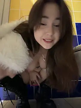 Snapshot of Peachy_Dream chatting on February 12, 8:40 pm Peachy Dream online show from February 12, 8:40 pm