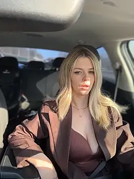 Love Bri online show from March 14, 10:32 am