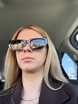 Love Bri online show from April 17, 10:29 am