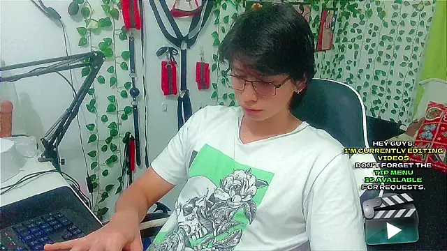 Andy gray online show from April 12, 12:32 pm