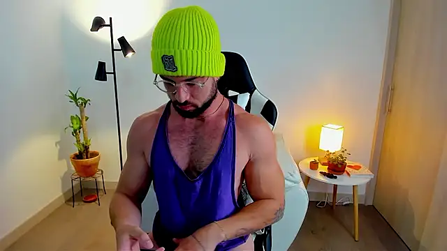 dafboy1 online show from February 1, 4:49 pm