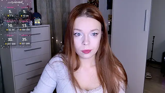 Snapshot of ValBae chatting on February 4, 10:15 pm ValBae online show from February 4, 10:15 pm