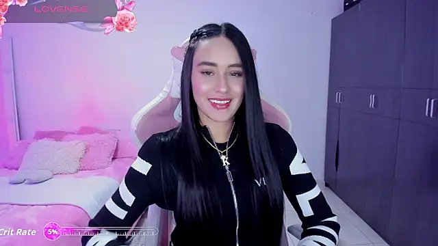 Snapshot of Tinylottie chatting on February 13, 2:18 am Tinylottie online show from February 13, 2:18 am