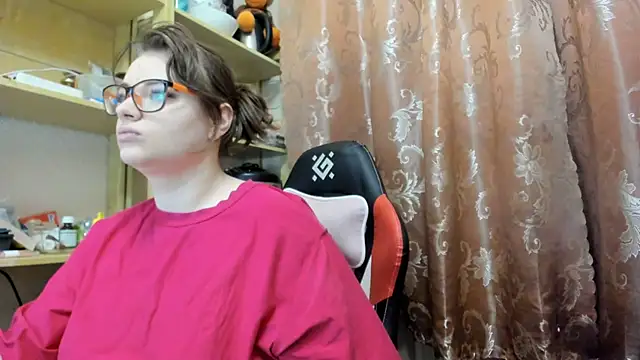 Snapshot of Seductive_She_Wolf chatting on March 2, 9:43 pm Seductive She Wolf online show from March 2, 9:43 pm