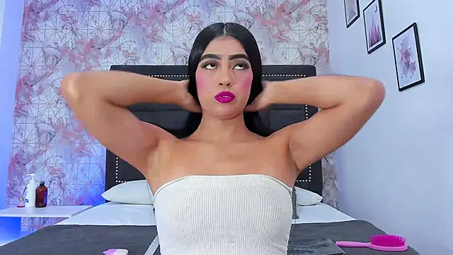 Snapshot of Mia-Monroe chatting on January 24, 7:39 pm Mia-Monroe online show from January 24, 7:39 pm