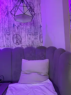 AbyThompson online show from March 4, 12:00 pm