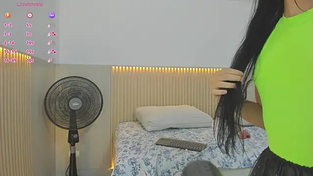 Snapshot of charlotte_colee chatting on March 15, 7:16 pm charlotte colee online show from March 15, 7:16 pm