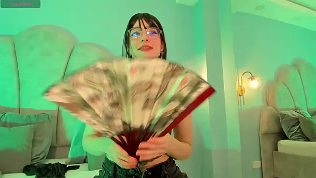 sweeet peach online show from March 18, 10:04 pm