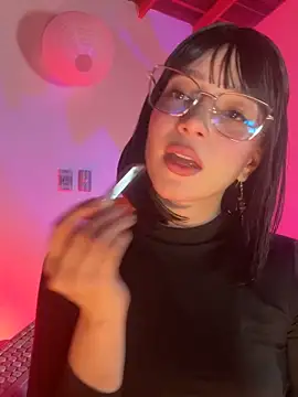 Snapshot of sweeet_peach chatting on March 18, 3:53 am sweeet peach online show from March 18, 3:53 am