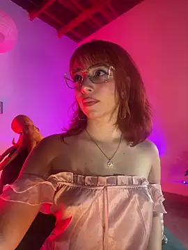Snapshot of sweeet_peach chatting on March 20, 4:39 am sweeet peach online show from March 20, 4:39 am