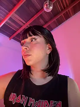 Snapshot of sweeet_peach chatting on May 12, 4:42 am sweeet peach online show from May 12, 4:42 am