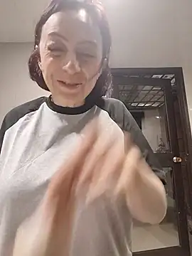 catalinamommyx online show from July 4, 10:38 pm