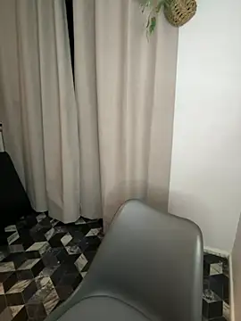 Snapshot of NaomiSquirts chatting on December 21, 11:13 pm NaomiSquirts online show from December 21, 11:13 pm