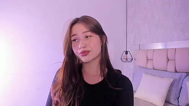 Snapshot of Roxie-Summers11 chatting on January 14, 7:43 pm Roxie-Summers11 online show from January 14, 7:43 pm