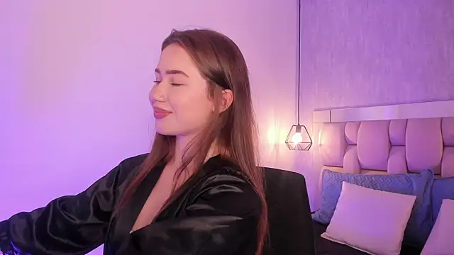 Snapshot of Roxie-Summers11 chatting on January 27, 11:33 pm Roxie-Summers11 online show from January 27, 11:33 pm