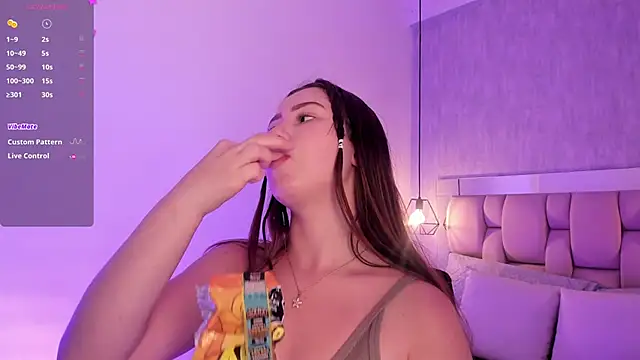 Snapshot of Roxie-Summers11 chatting on January 30, 7:37 pm Roxie-Summers11 online show from January 30, 7:37 pm