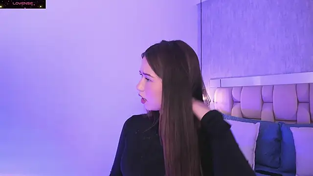 Snapshot of Roxie-Summers11 chatting on February 8, 7:49 pm Roxie-Summers11 online show from February 8, 7:49 pm