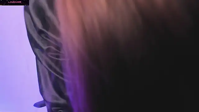 Snapshot of Roxie-Summers11 chatting on February 8, 10:51 pm Roxie-Summers11 online show from February 8, 10:51 pm