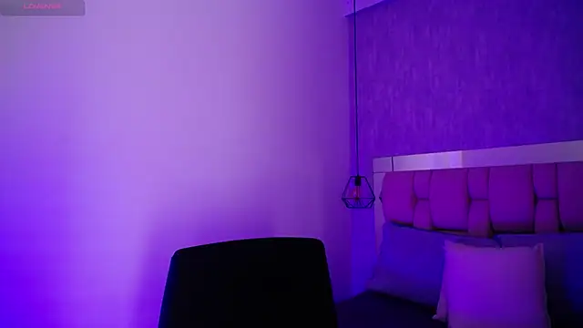 Snapshot of Roxie-Summers11 chatting on February 22, 7:25 pm Roxie-Summers11 online show from February 22, 7:25 pm