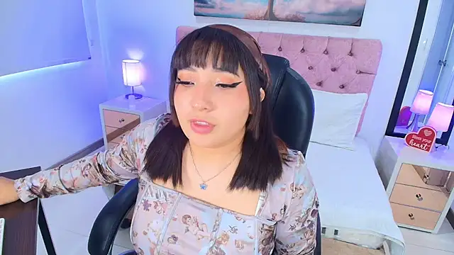 Emma monserrat online show from March 18, 7:50 pm