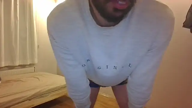 Snapshot of Turkboy_17 chatting on December 15, 8:25 pm Turkboy 17 online show from December 15, 8:25 pm