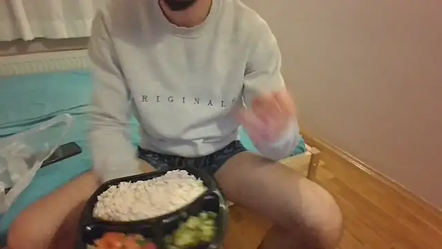 Snapshot of Turkboy_17 chatting on January 6, 6:20 pm Turkboy 17 online show from January 6, 6:20 pm