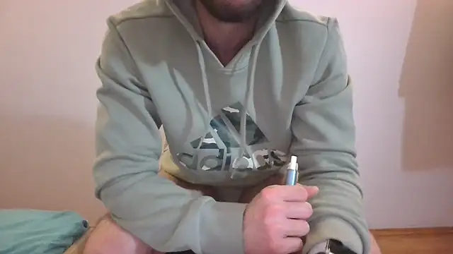 Snapshot of Turkboy_17 chatting on February 16, 4:32 pm Turkboy 17 online show from February 16, 4:32 pm