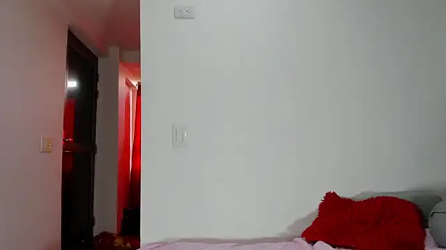 Snapshot of veronica_sinner_ chatting on October 30, 4:30 pm veronica sinner online show from October 30, 4:30 pm