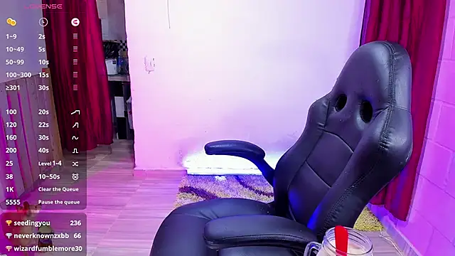 Snapshot of Sharon_hils chatting on January 2, 3:40 pm Sharon hils online show from January 2, 3:40 pm