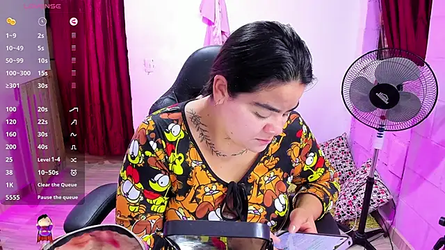 Snapshot of Sharon_hils chatting on January 7, 1:14 pm Sharon hils online show from January 7, 1:14 pm