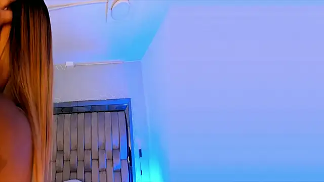 ChaynnaCooper online show from March 22, 12:04 pm